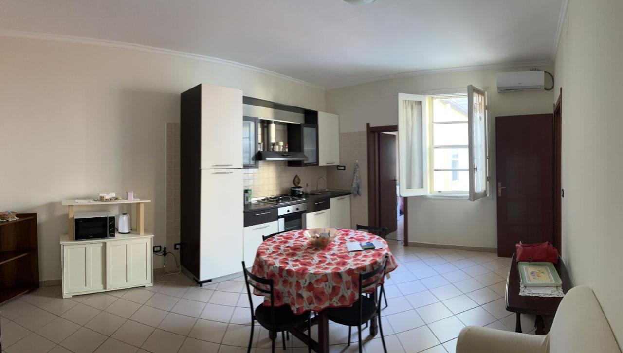 Casa Adriana, Centralissima, Confinante Ospedale Civile Σάσαρι Εξωτερικό φωτογραφία
